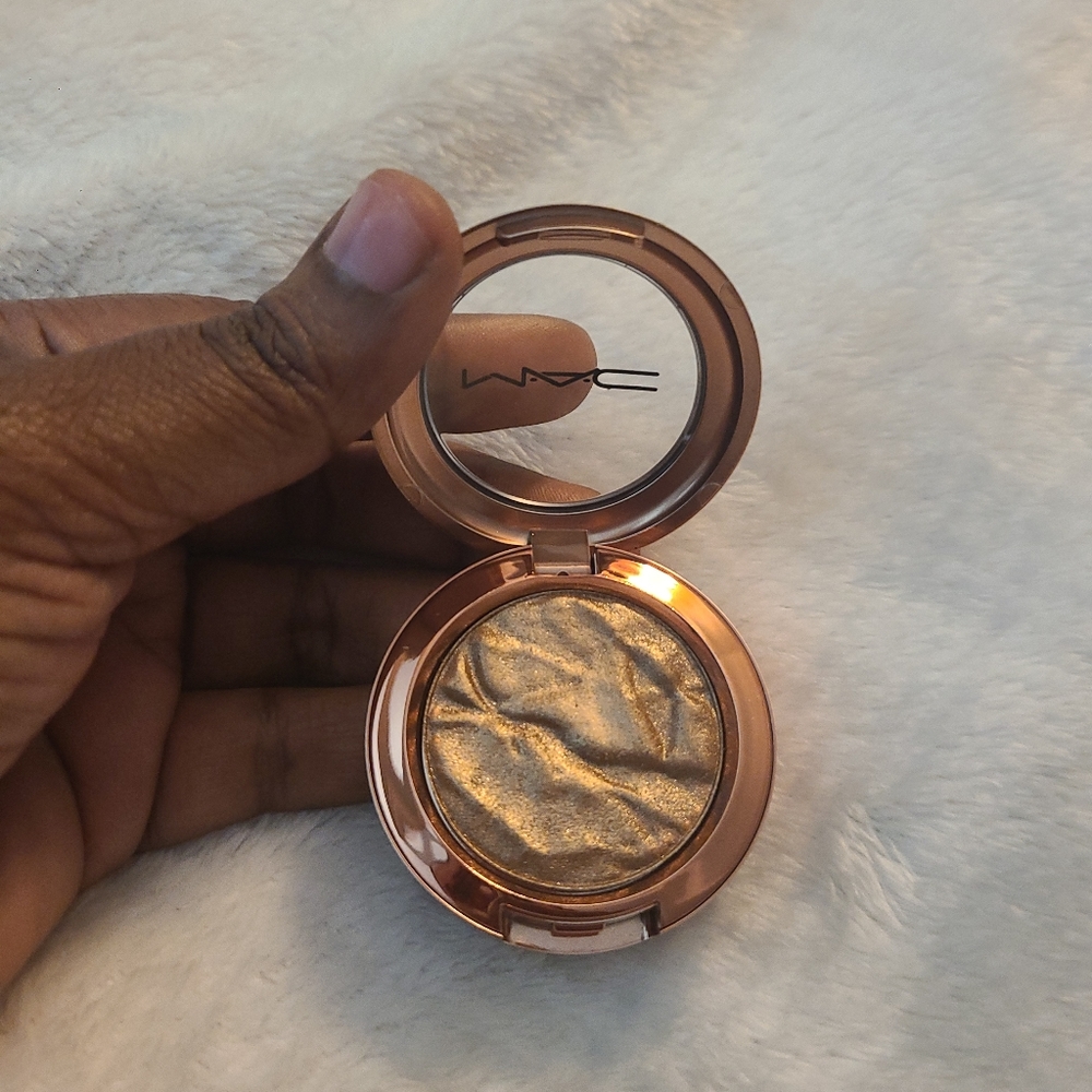 MAC foiled shadow Monaco-co